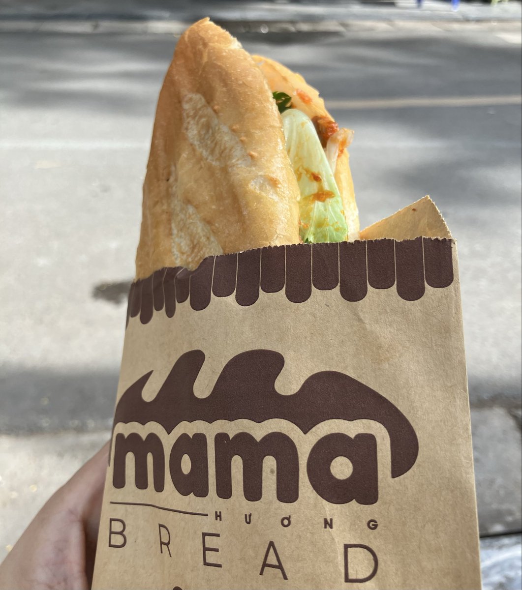 weekendshorttr1's tweet photo. バインミー ハノイmama https://t.co/ndHvPbazn6