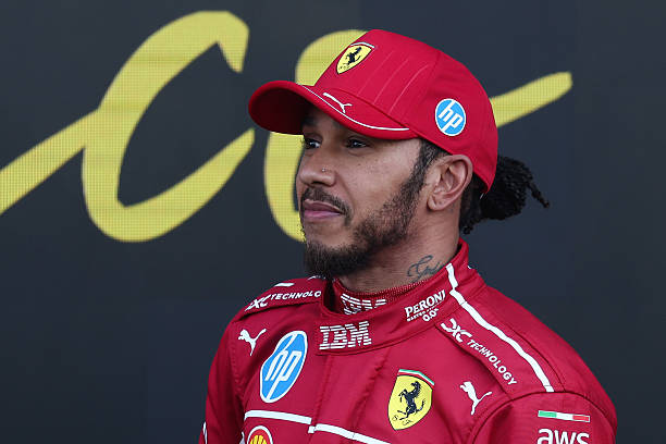 FerrariF1BR's tweet photo. SIR LEWIS HAMILTON VENCE O GRANDE PRÊMIO DE BARCELONA!

106 VITÓRIAS. A PRIMEIRA VESTINDO VERMELHO.

O MAIOR PILOTO DE TODOS OS TEMPOS. EU TE AMO MUITO LEWIS HAMILTON https://t.co/1aVeCQLu6U