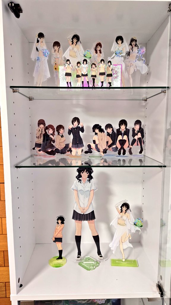 idoutoshokan's tweet photo. アクスタ飾り付け途中経過
アマガミ編 https://t.co/tCU7eOEiFD