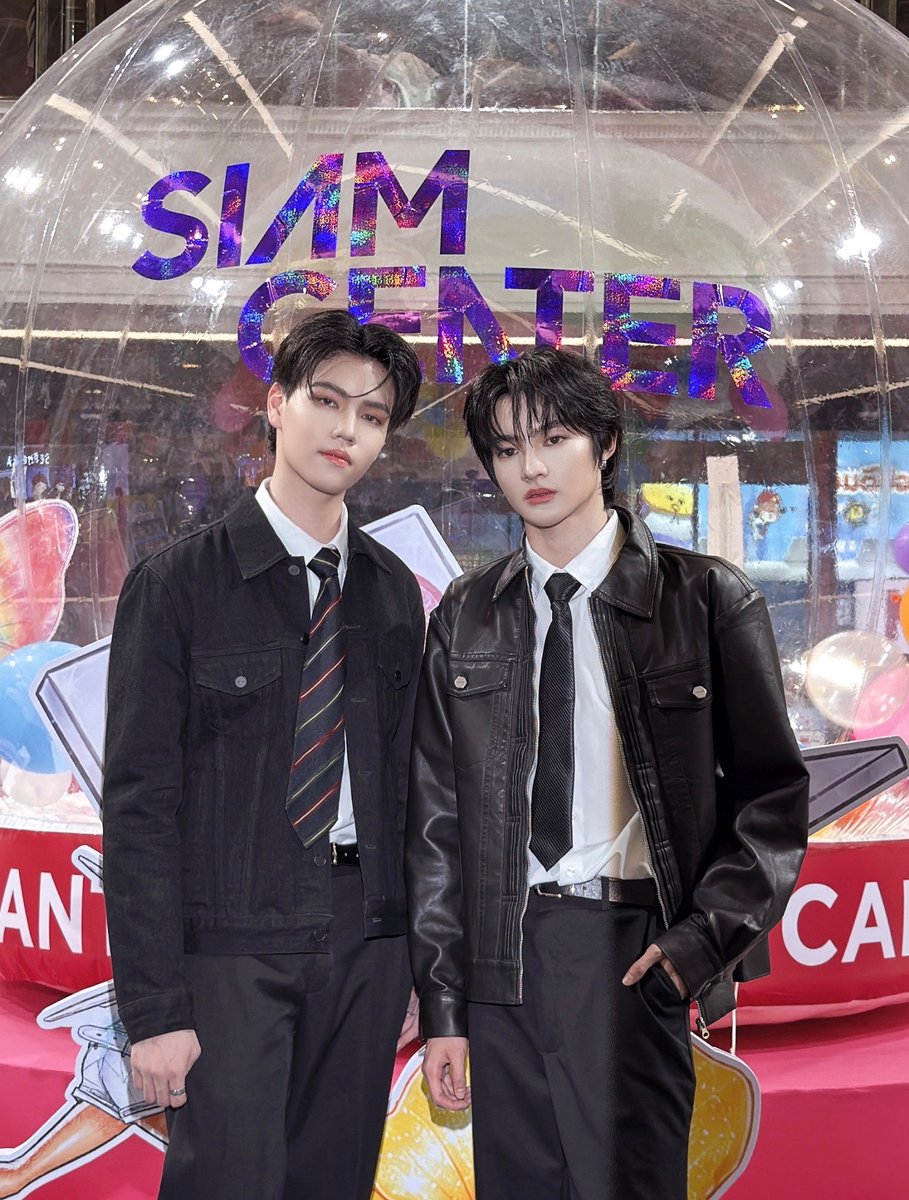 DomundiTV's tweet photo. ขอขอบคุณ @siam_center ที่ให้เกียรติ “พีท” @pete_nvich และ “รีออน” @imreeonn ได้มาร่วมกิจกรรมงานในวันนี้นะคะ 🥰

ขอขอบคุณแฟน ๆ ทุกคนที่มาเจอกัน รวมถึงแฟน ๆ ที่ส่งกำลังใจมาให้ทั้งสองคนด้วยนะคะ 🫶🏻✨️

REEONNPETE AT SIAM CENTER
#SiamCenterxReeonnPete https://t.co/eoEKIdnxWR