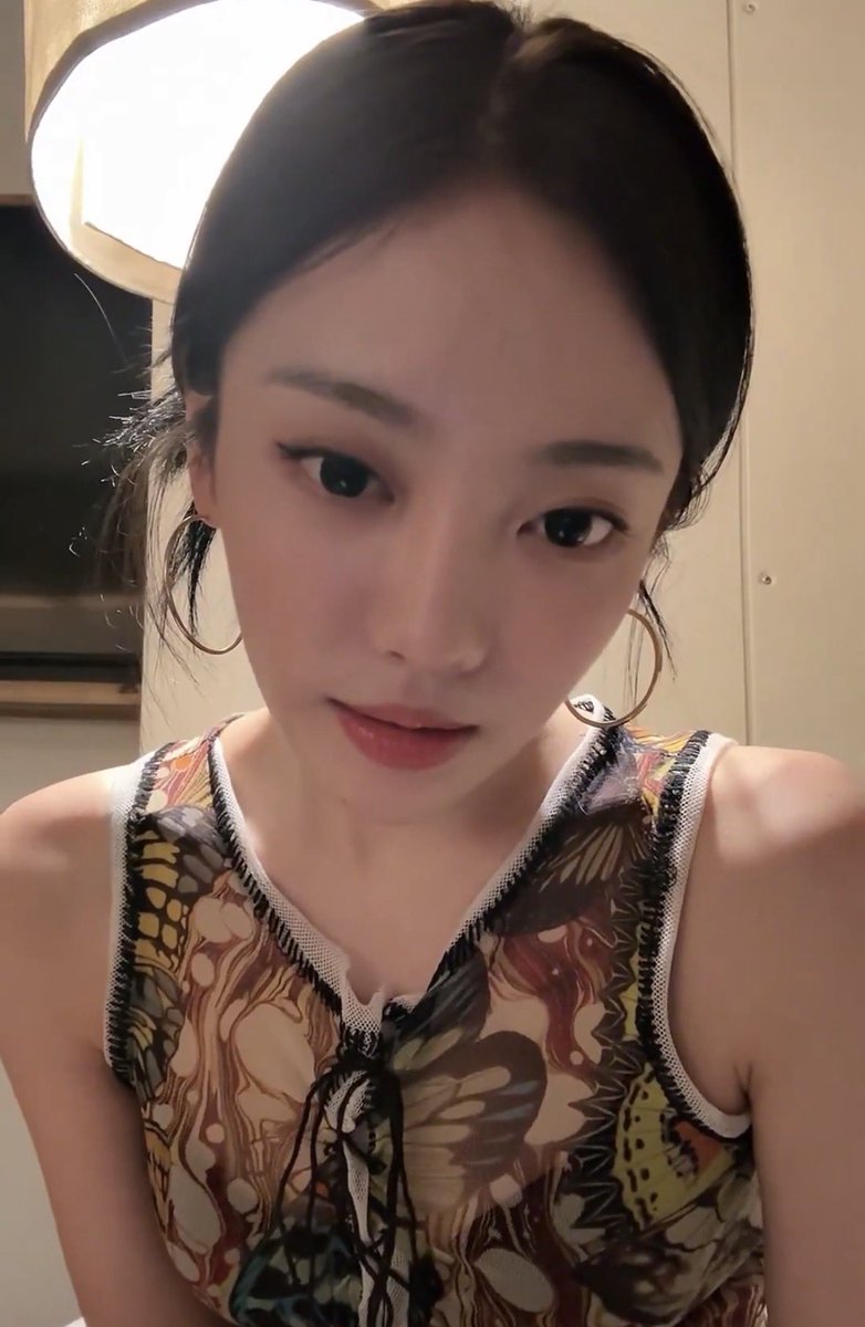 nnnyznn's tweet photo. 셀프 헤메 얼굴 진짜 사랑함 https://t.co/7plobVAfFD