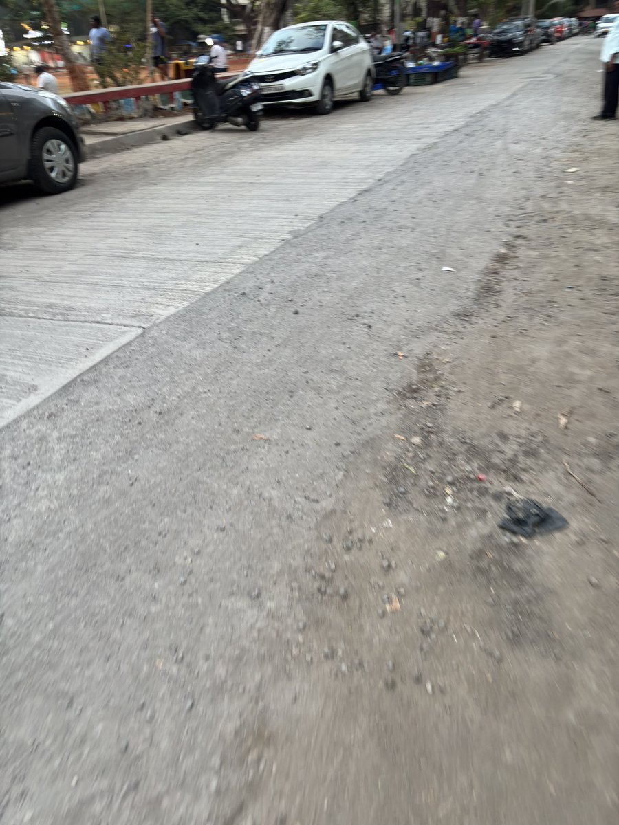 prady22's tweet photo. One side concrete other side no work. This is the condition since 3 weeks. On top of it the roads are not even complete and sloping towards one side. Rainy season will cause water logging. Location - opp Lal Maidan, Tilak Nagar, Chembur @mybmc @mybmcWardMW @TawdeRitu https://t.co/ycTPiXq5A4