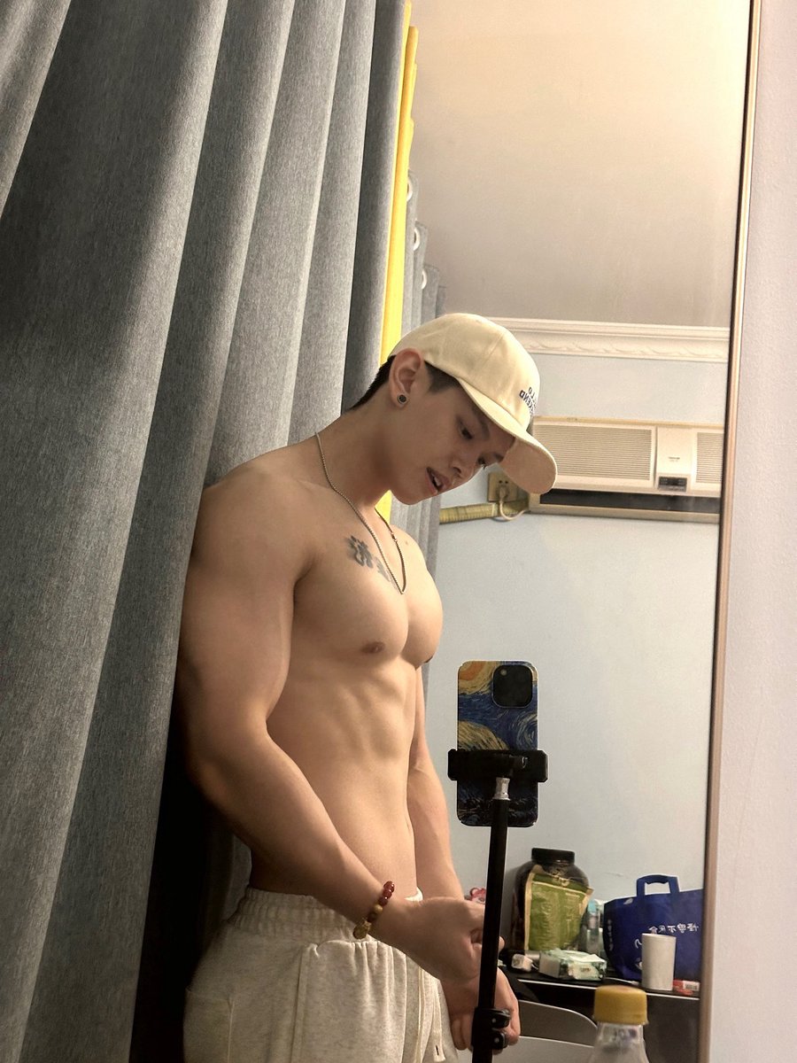 12581ccc's tweet photo. 刚高考完的同学成年了吗
#反差 #女性向 #腹肌 #男尊女卑 #语音 #约炮 #daddy #ddlg #puppy #男大 #男高 https://t.co/KnHcGkIhEj