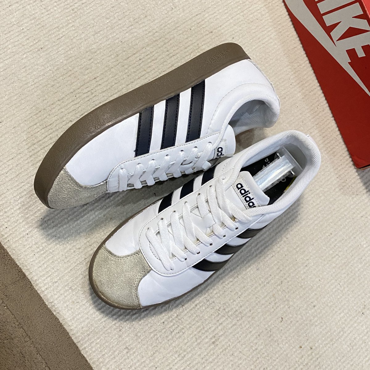 jonJungkook_1's tweet photo. 1) Adidas รุ่น VL Court 2.0
ของแท้💯
Size38/24ราคา489฿
พื้นเต็ม ซอฟเดิม สภาพดี
 #ส่งต่อเสื้อผ้า #ส่งต่อเสื้อผ้ามือ2 #รองเท้าผ้าใบมือสอง  #รองเท้าผ้าใบมือ2 #รองเท้าadidas https://t.co/t8YNosilpR