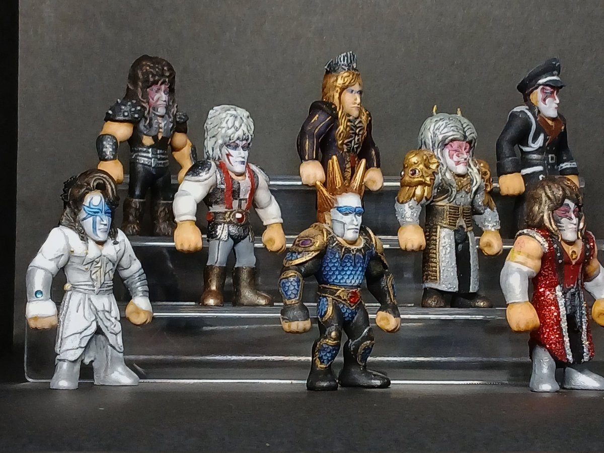 kipotoyomimasu's tweet photo. 魔界ケシゴム
オール悪魔総進撃！
総天然色

魔界ケシゴム、塗りました。全種集めて塗りたいと一目惚れしました。造形が素晴らしく、単色で既に完成ですが、少し手を加えてみました。皆様の暖かい応援を頂き完成することが出来ました。ありがとうございました。
#聖飢魔II 
#魔界ケシゴム https://t.co/M3p0eQE2jv