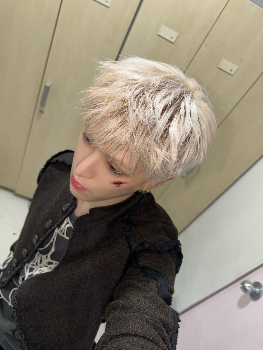alliuxy's tweet photo. 나만 이 각도로 찍는 사진 좋아함? https://t.co/y4uIMQIhZU