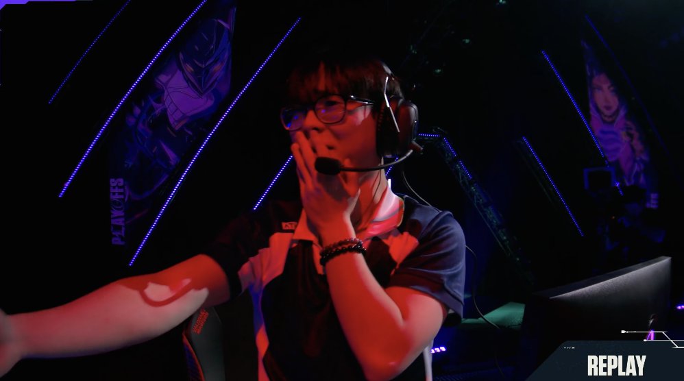 ValorantEsports's tweet photo. all from the same round btw https://t.co/0qCQPjb7UG