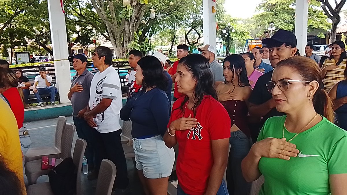 NotiAlpuntoSV's tweet photo. Esta mañana desde el distrito de Nueva Concepción, Chalatenango Centro, Escuela de Manejo #EDEM SA. DE C.V, realizó la inauguración de un nuevo Diplomado en Educación y Seguridad Vial, bajo el liderazgo del Dr. @PerleraVial y con el apoyo del señor alcalde, Martin Leiva, https://t.co/Cs9jc3M3dd