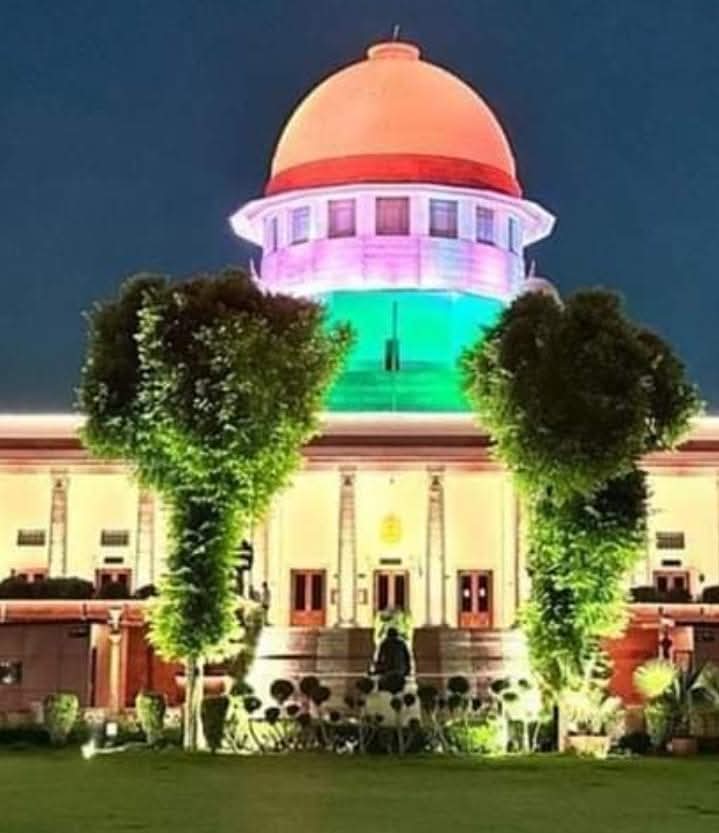 surendrapatri's tweet photo. India needs only three Parties 
Right Left and Central 
Rightwing  Party is BJP
Left Wing Party and Regional Parties are similar in their approach..
Congress is the Central Wing Party. 
Rest of the Parties must merge with any three or four of the Parties for strong democracy🙏🏻 https://t.co/k5t3KVAVO0