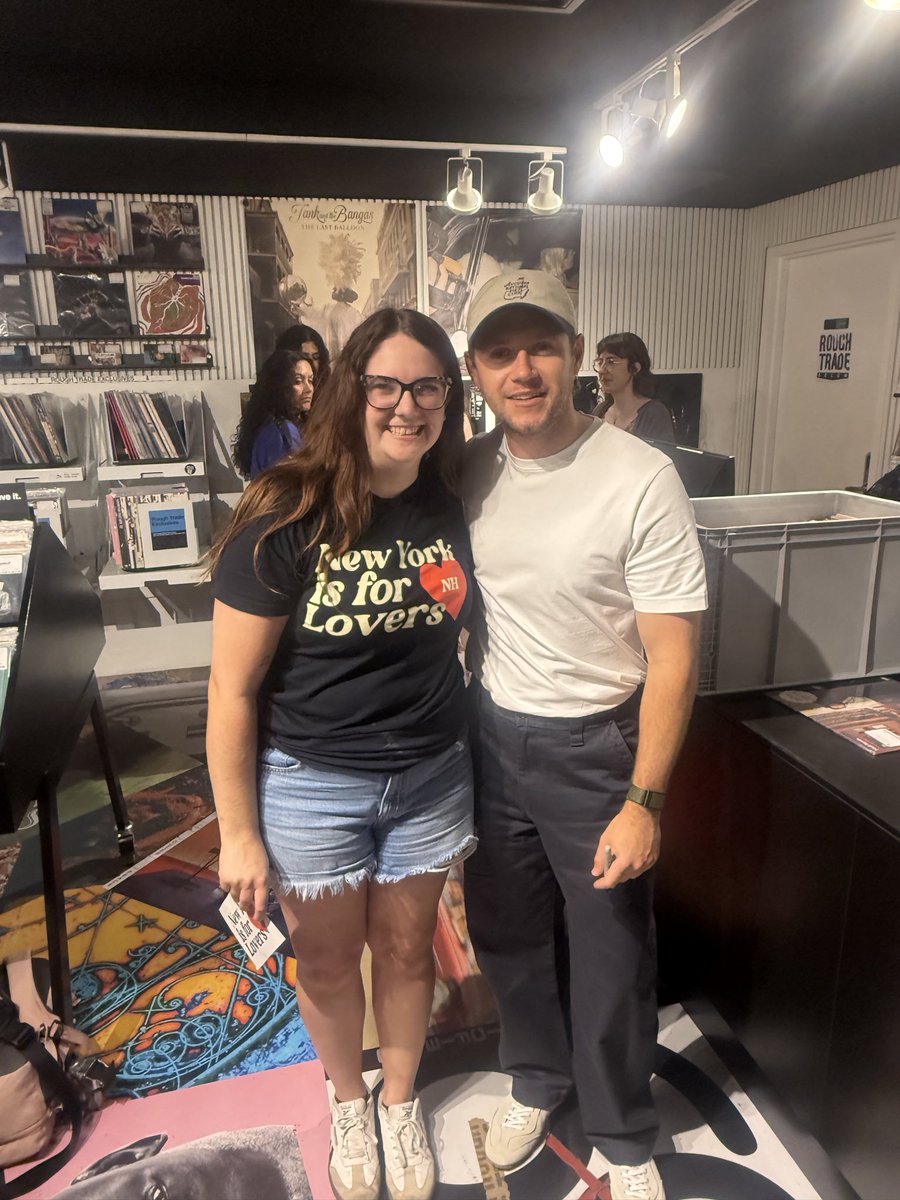 megs_heaven's tweet photo. Never in 16 years I ever expected to meet Niall and I’m so thankful for this moment!!!  Love you endlessly ❤️ https://t.co/4leTYJG2Sr