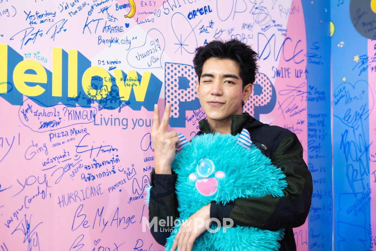 MellowPOP_TH's tweet photo. ✨ Mellow POP เก็บตกภาพบรรยากาศไลฟ์ของ “PIDE” กับเพลง “CHAIN”
.
#MellowPOP
#CHAIN_PIDE
#PIDEmonthapoom
#LOOKE #ลู้คกี้ https://t.co/QMqcweHTB2