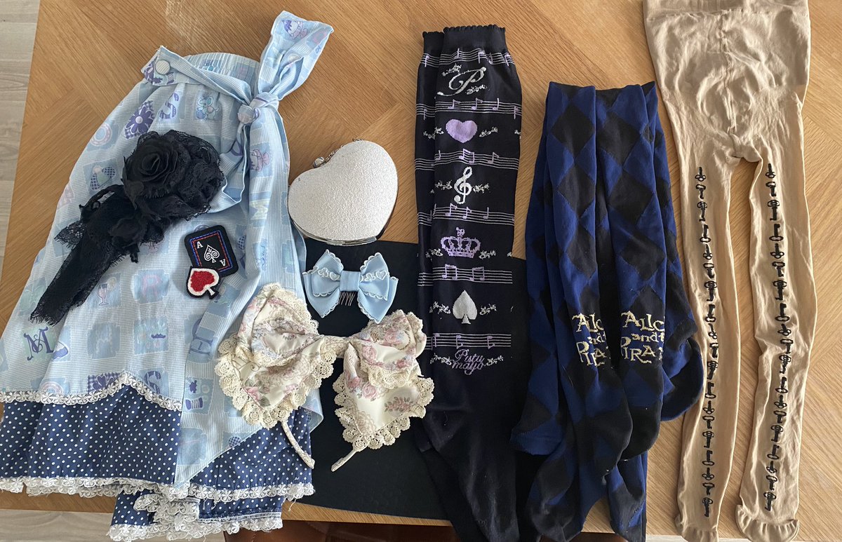 nikaidonation's tweet photo. swapmeet haul :^P https://t.co/31JdW0ksRA