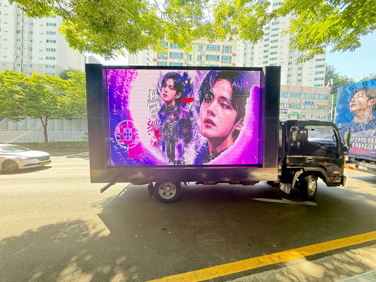 tinyvantt's tweet photo. Portugal na Coreia do Sul 💜 https://t.co/I3iedDET5M