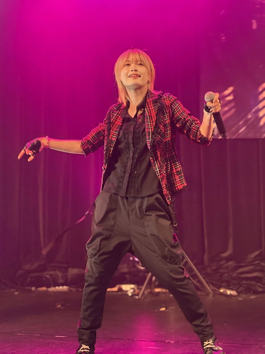 novtoronic's tweet photo. rock field ULTRA LIVE in GOTANDAにてPOPPiNG EMOのキングユリア様

DIVEで優勝してたな〜🏆

#ポピエモ
#キングユリア https://t.co/ZxTZ2dYo95