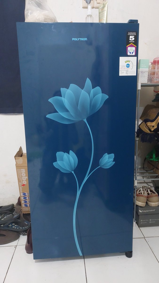 bumantarahsa's tweet photo. Mau preloved kulkas polytron 1 pintu. Lokasi Cakung Jakarta Timur (jaktim). Pemakaian bersih, rak lengkap, masih mulus banget like new. Harga 1 jt nego yaa, bisa komen ajaa https://t.co/09b9FacSkX