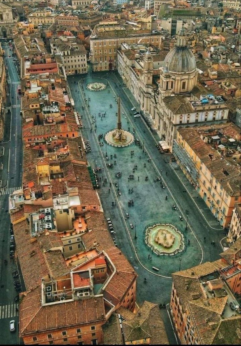 MissCelaneaOne's tweet photo. Piazza Navona, Roma https://t.co/SG9ivP7lXr