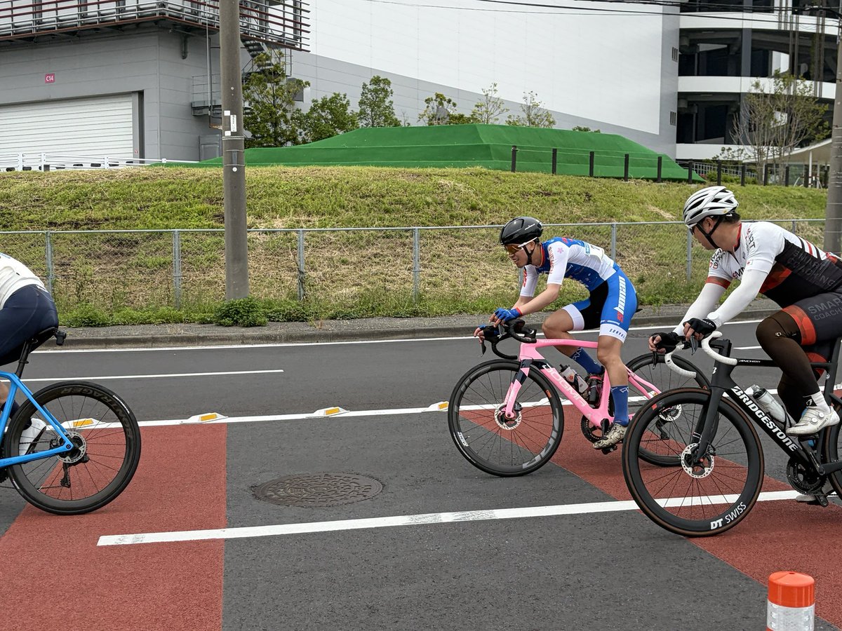 Shii9259Minoru's tweet photo. 1.5ロードの結果ですが
46人中31位でした個人的に
シングル順位を目指していたがなかなか前へと
突き進みメイン集団を追うことができなかった
り原因はコーナーをスムーズに曲がれず
けど楽しかった声援や写真撮って下さった方々
ありがとうございました
#ShonanVertexRacing
#川崎マリンエンデューロ https://t.co/HfEJPfZ9SR