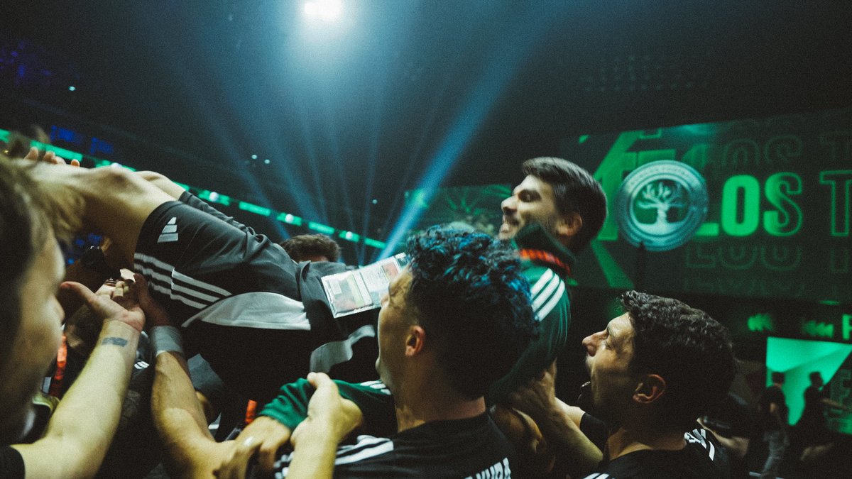 diegojimenezz4's tweet photo. Un añito de esto 💚🤩🏆 https://t.co/jzEGg26OSR