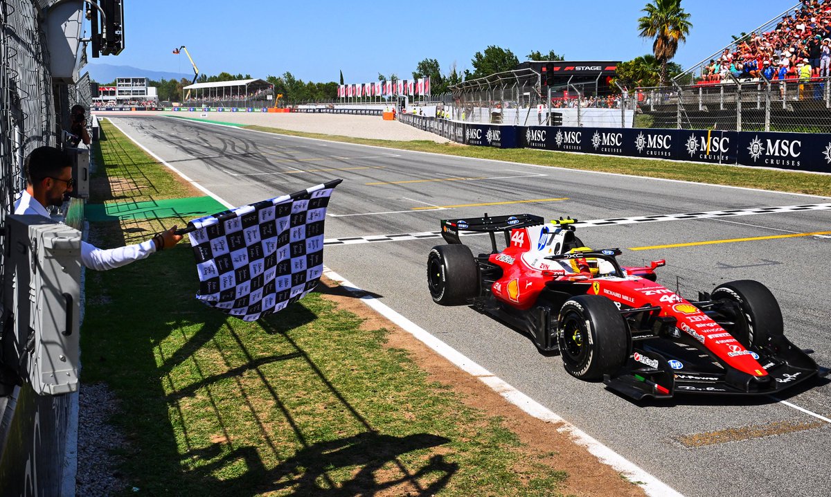 mexicogp's tweet photo. FORZA FERRARI! 💪🔥
@LewisHamilton 
@ScuderiaFerrari 
#BarcelonaGP https://t.co/wN3XCZ9nm8