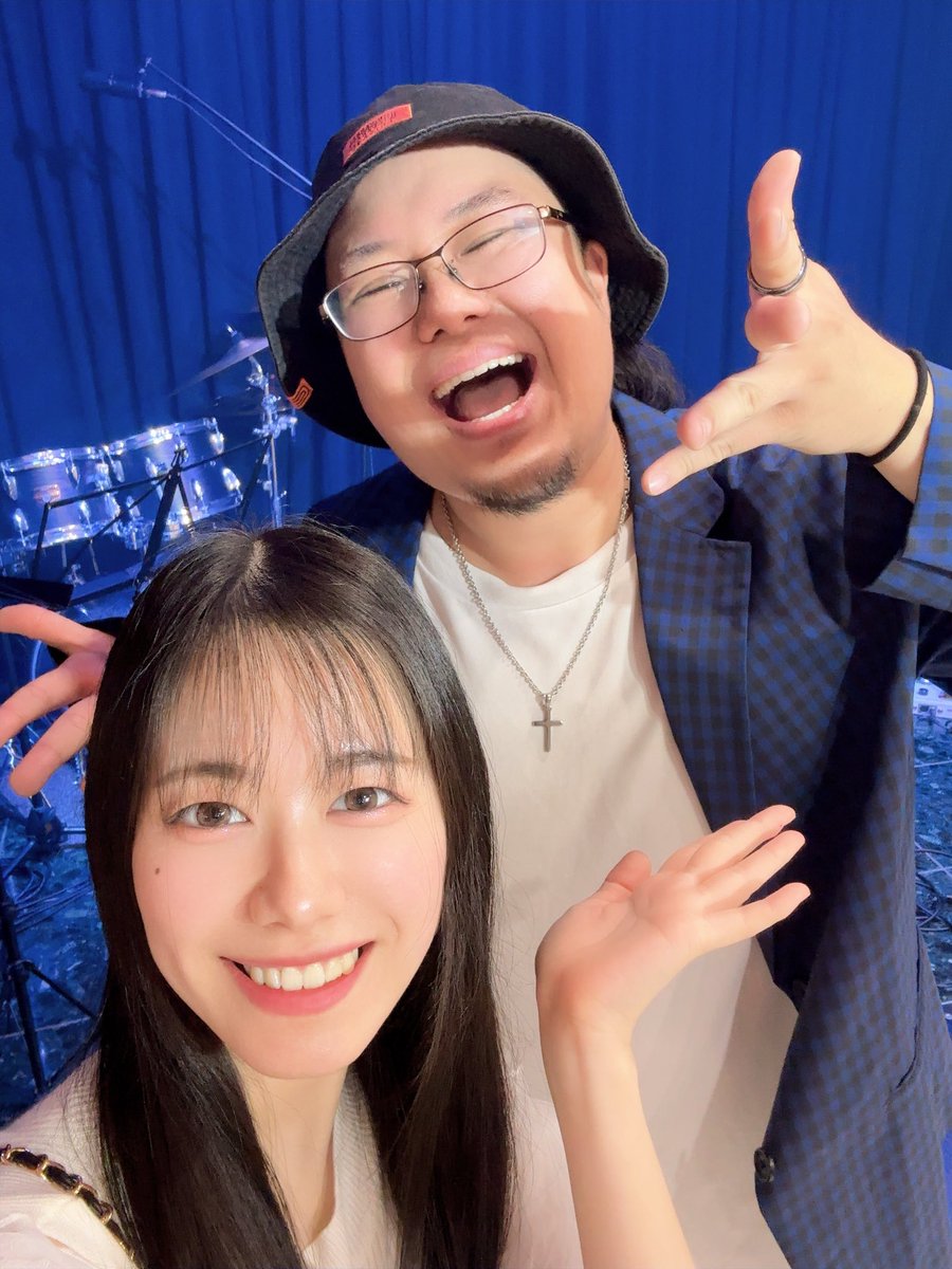 sakimoto_shiori's tweet photo. 今日は #朧ミュ で共演したぼぶちゃんのLIVEに行ってきました〜🎤
やっと初めてぼぶちゃんのLIVE姿を観ることができました🥹
もう本当にめちゃ楽しかったし、トークも面白すぎるし、歌が良すぎました✌🏻
個人的にボイトレもしてもらってて勉強することたくさんな1日でした！！😌✨ https://t.co/tEL4jzfTqt