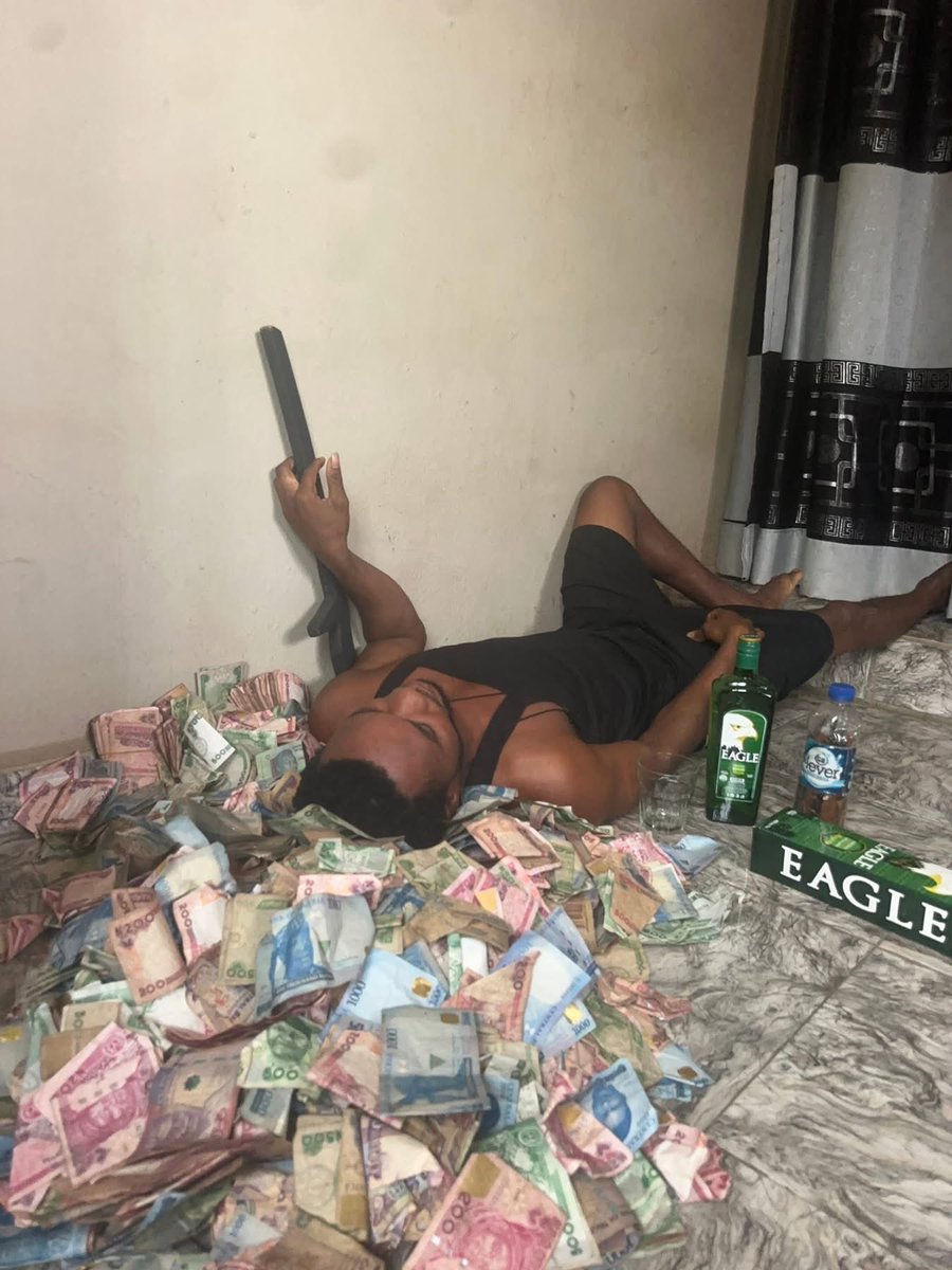 420Milly's tweet photo. Another Sunday to count Sunday offering, wetin person go chop now? https://t.co/KqdTjQRlPH