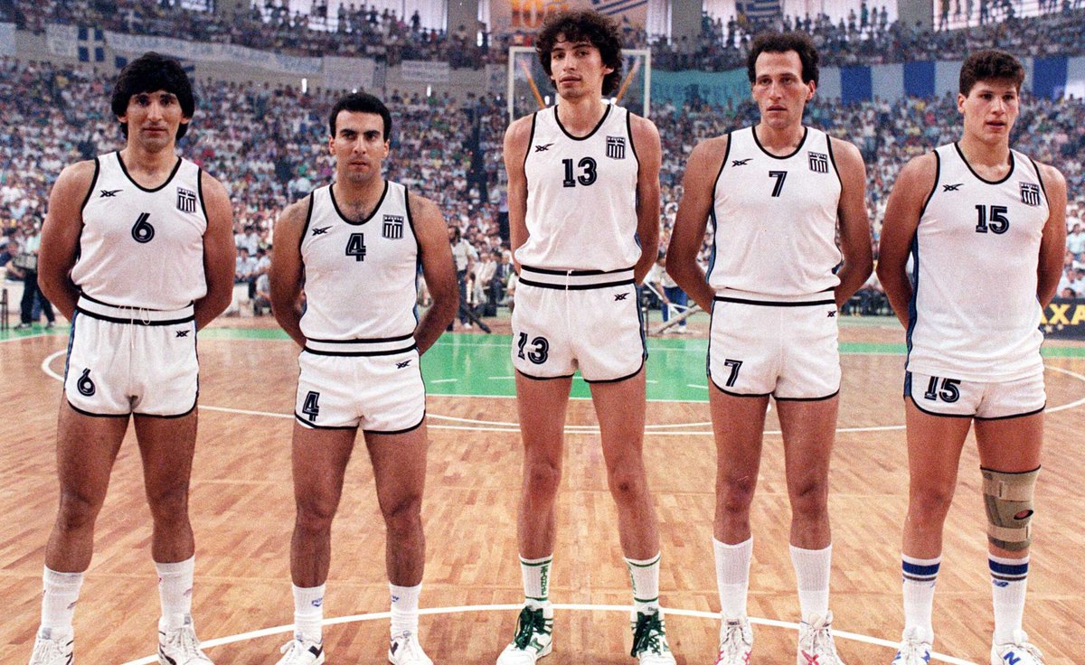 dafn1ek's tweet photo. Χτες πανηγύρισα μεσα στο ΣΕΦ ενα ακομα πρωτάθλημα με την ομάδα μου τον #OlympiacosBC
Εκει που πριν 39 χρονια, 12 υπέροχοι αθλητές μας ανέβασαν στο ψηλότερο σκαλί της Ευρώπης.
Η επίσημη αγαπημένη ειναι μια και ειναι η Εθνική Ελλάδος #TeamHellas 🤍💙 #Eurobasket1987 🏆 https://t.co/5MFfAUzJYV