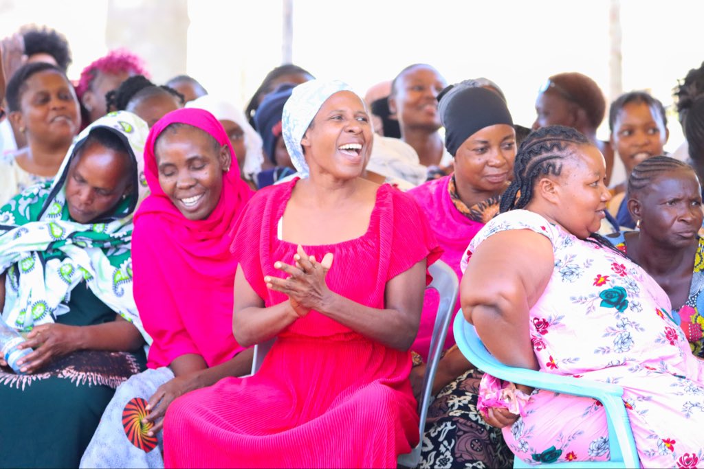 MohaJichoPevu's tweet photo. Through the Uwezo Fund, we are pleased to have contributed Kshs. 3.3 Million to 29 Youth and Women Groups from Nyali Constituency at Mwembeni Primary School -Kadzandani ward this afternoon. 

We will continue to invest in the future of Mombasa because every youth and every woman we empower today is a community changed for the better tomorrow.