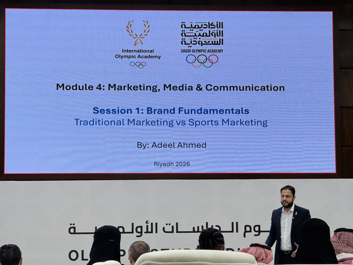 SoaOlympic's tweet photo. انطلقت اليوم الوحدة الرابعة من دبلوم الدراسات الأولمبية بعنوان:

التسويق الرياضي والإعلام والاتصال

وقدّم أولى محاضرات الوحدة الأستاذ عديل بخاري، مدير أول للعلامة التجارية في@TeamSaudi ، فيما استضافت الوحدة الأستاذ عبدالعزيز البقوص، مدير أول للعلاقات والمراسم، ضيفًا متحدثًا. https://t.co/BiByQV65rI