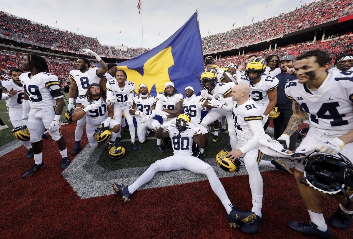 THEREDRANGER3's tweet photo. Happy Flag Day 〽️ https://t.co/XLmGaT1293