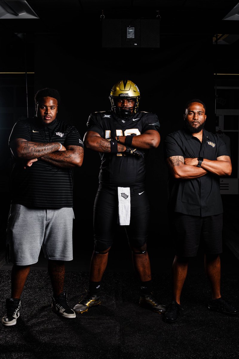 Noah_R28's tweet photo. Home🏠🏠⚔️.
#committed #Goknights⚔️
@Coach_Martin95 
@UCF_Football 
@Callaghan_UCF 
@UCF_Recruiting 
@blacktiemg 
@JonesHSFootball https://t.co/tRcVIW9mXr
