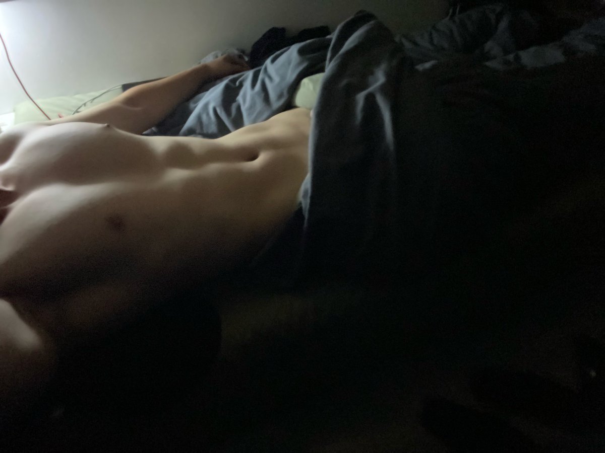 Llllllluhu's tweet photo. 💤 https://t.co/giCwyS6JAC