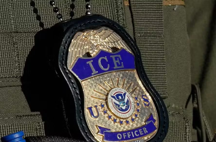 HistoriaNoPaint's tweet photo. 🚨GRAVE

Raphinha corre risco de ser deportado pelo ICE.  Segundo apuração da CNN, o diretor da instituição declarou que qualquer imigrante que cometer crimes no território dos EUA será deportado e classifica a atuação do jogador em campo como “atentando” ao futebol. https://t.co/Bl1E1UMVLI