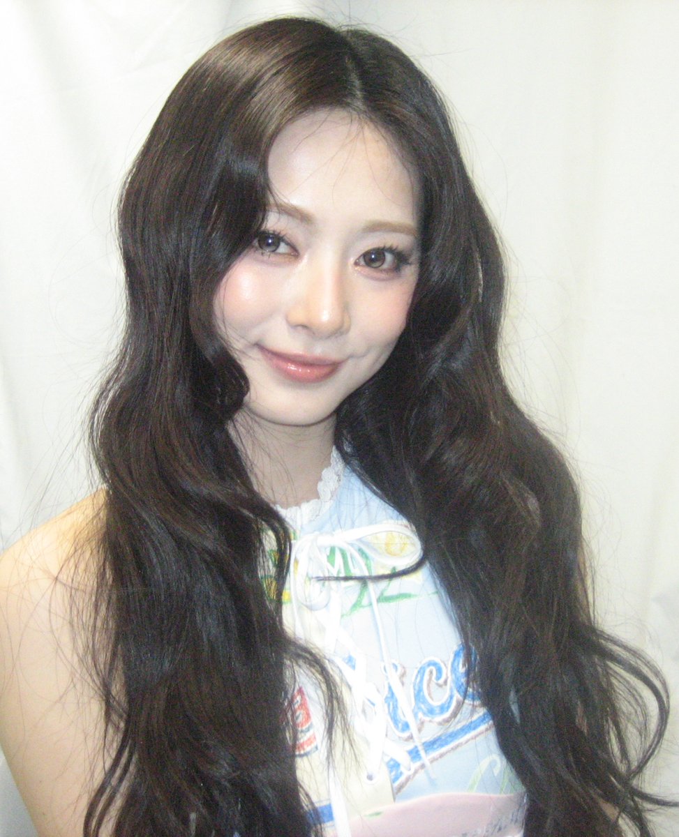 godmitzu's tweet photo. TZUYU IS SO GORGEOUS https://t.co/jjfppijtTa