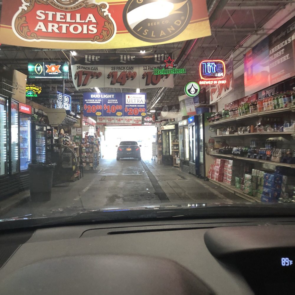 Vissy_1701's tweet photo. @greengirlbella_ Wait until you come across a drive through liquor store https://t.co/HAWBy8xJF6