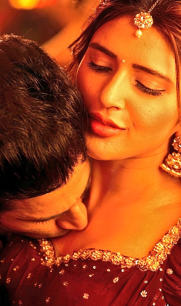 Celebrity Hot Pics tweet media