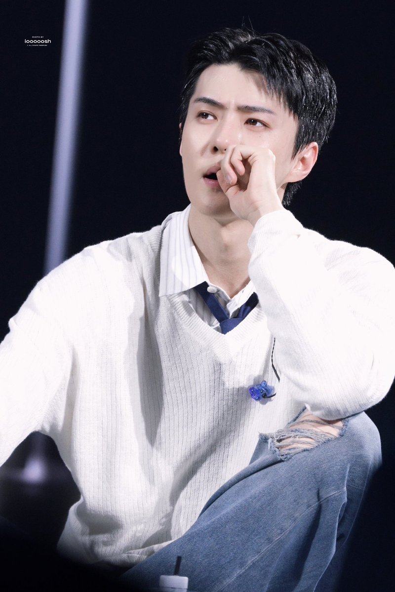 iooooosh_iii's tweet photo. 260613 EXO PLANET  - EXhOrizon in HK
认真听爱丽唱歌的世勋
#SEHUN #세훈 #EXhOrizon https://t.co/2ehRK0ZB8N