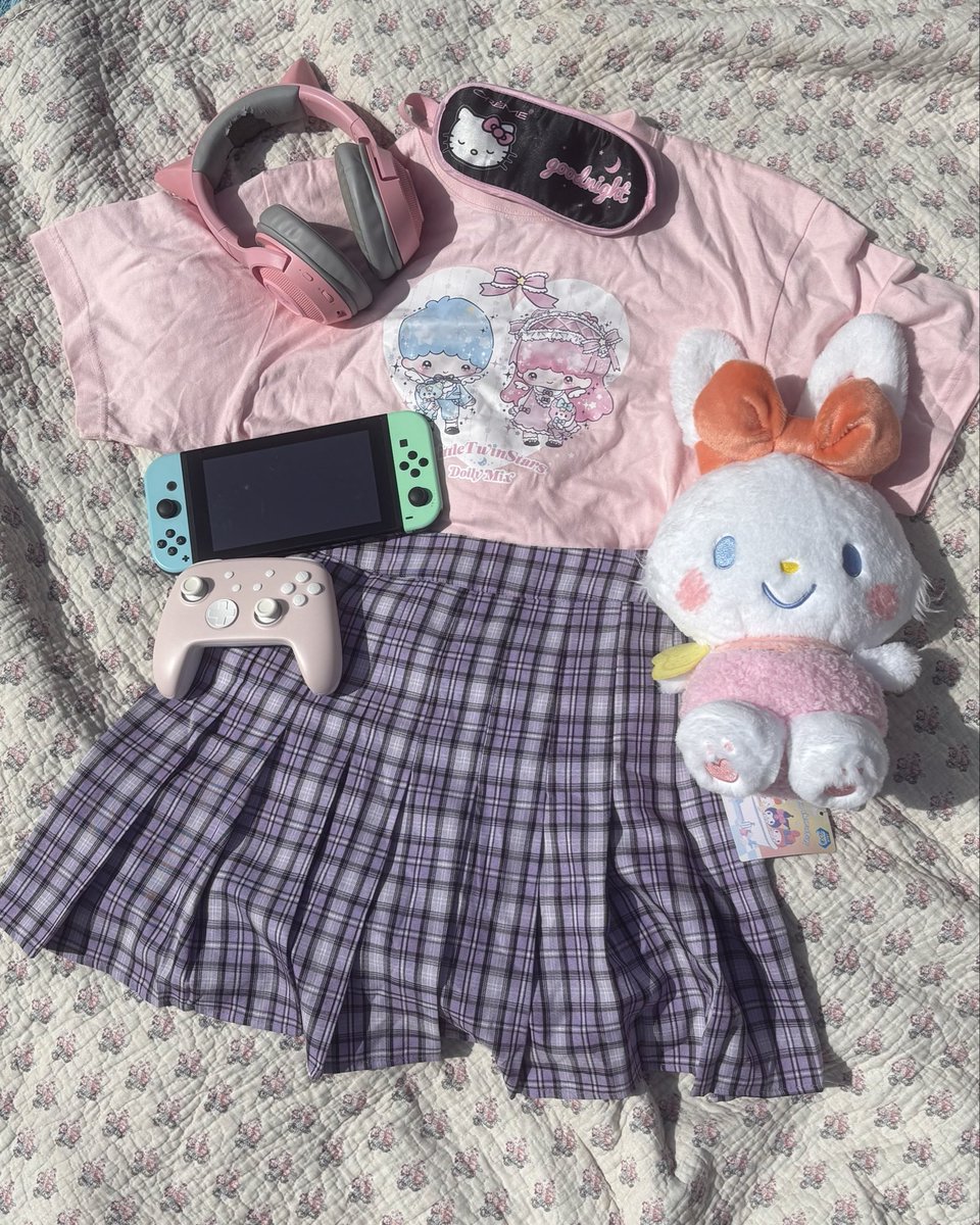 sanrio daily ✨ tweet media