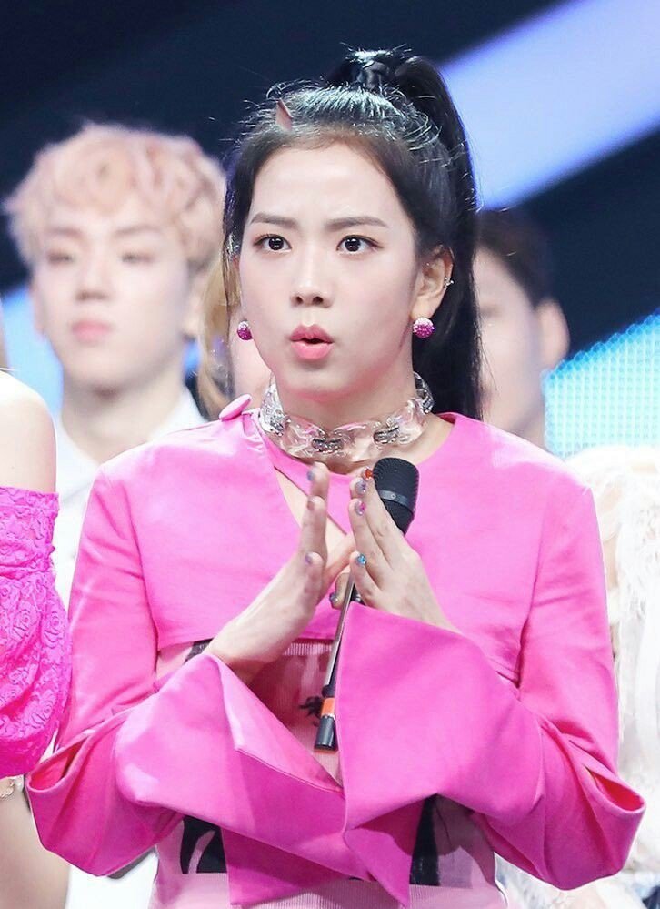 sooyaasblue's tweet photo. Jisoo sibuk banget kayknya😭 serius bgt neng persiapan albumnya sampe gk muncul dimana² ihh
Kangeen bgt https://t.co/qdu6mQoX5h