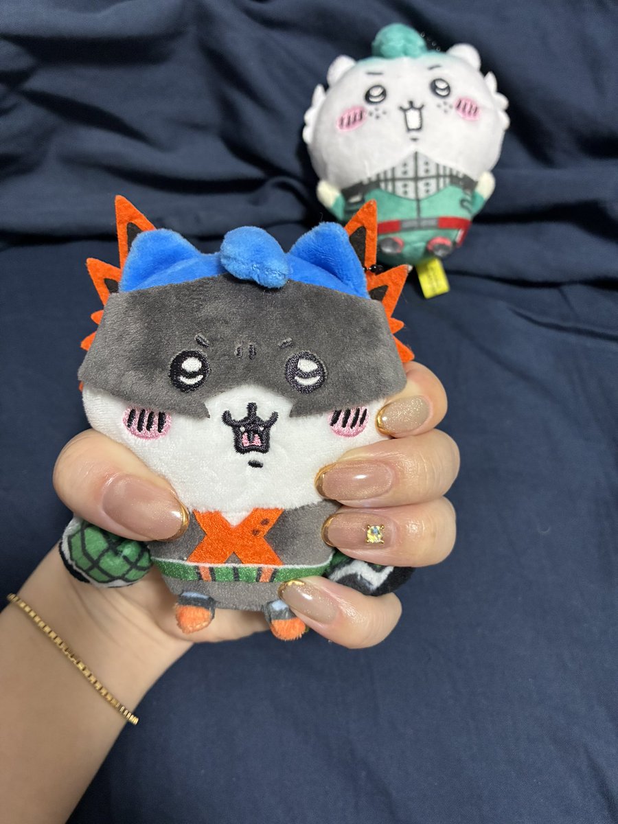 mohetaro's tweet photo. ネイル変えたよ　無難な感じになった　マグネットネイル本当に難しい https://t.co/FpIAaydMvk