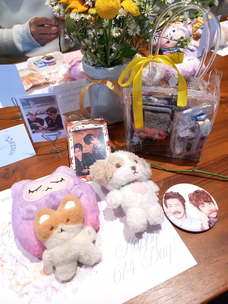pmxoluv9's tweet photo. Seruuu sekaliii hari inii 🍒🍓❤️
Tysm @byulbambi6104 @cblovrs @Lszk614 @strwchrycgrt @Neyy604 🫶
 
#chanbaekday #614day #cherryberry #lunchdatewithchanbaek https://t.co/DuX8ZXVaVL