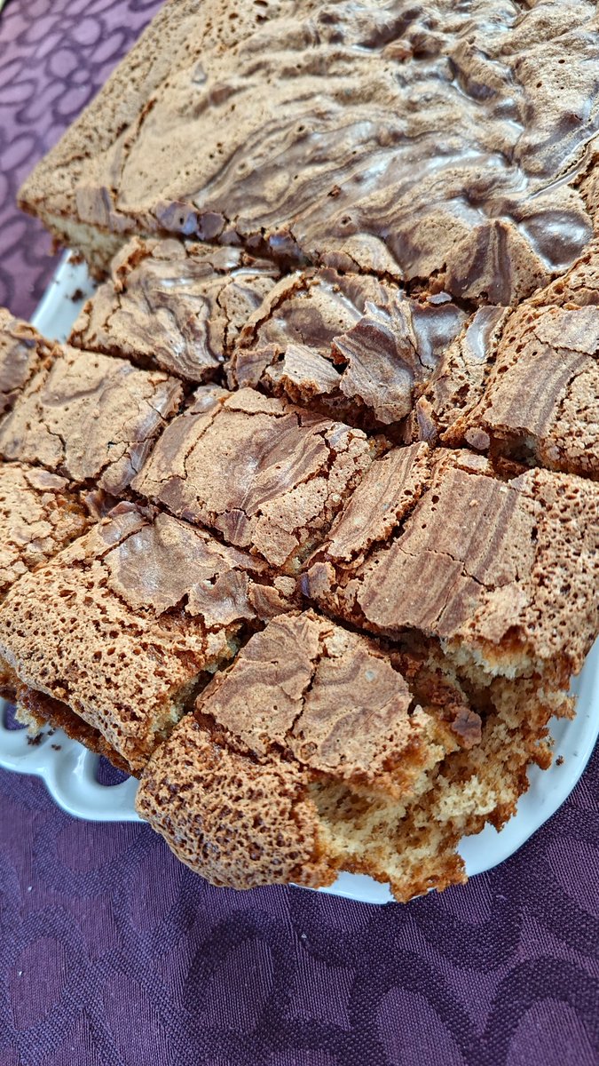 patyygp's tweet photo. Tendré que apuntar esta receta del bizcocho de mi madre para que no se pierda. https://t.co/pwYXn4SZFe