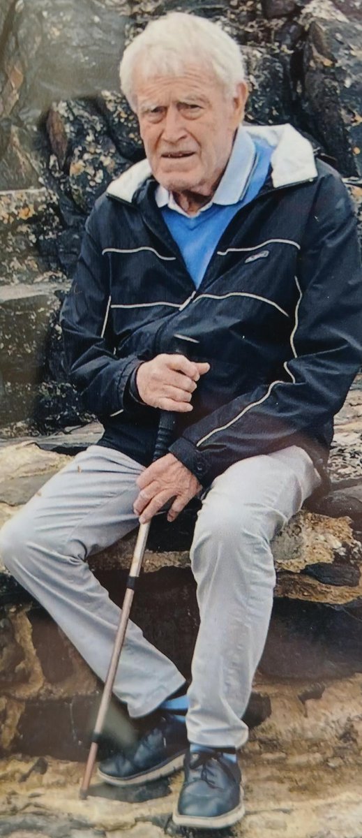 DC_Police's tweet photo. DCP are concerned for Michael CRACKNELL 84 Y/O from BIDEFORD 

Last seen at KENWITH BARTON ABBOTSHAM 1100Hrs on 140626

A white male short grey hair slim build wearing navy blue trousers and a navy-blue thin jumper with hunched over posture

Call 999 quoting log 340 140626 https://t.co/7WECwCqq54