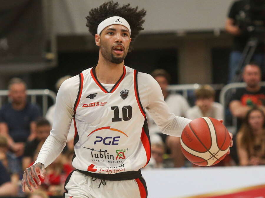 PIRATASBASKET's tweet photo. 🔵🔵 Río Breogán avanza en el mercado

El club lucense está cerca de cerrar la incorporación de Tevin Brown, exterior estadounidense procedente del Rasta Vechta alemán.

Además, Josep Peris, esta temporada en el Zamora de Primera FEB, también fichará por el Río Breogán.

https://t.co/Aw9GLS0SSJ