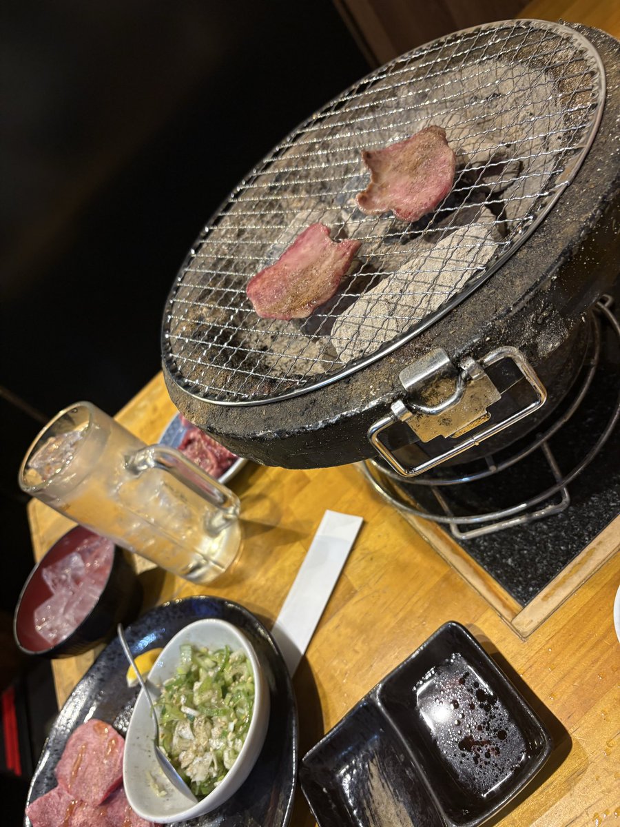 tv_a6a's tweet photo. 宝湯でサウナキメて
一人焼肉なう😃
食ったら速攻寝て4時起きで
母国を応援だっちゃ。 https://t.co/MYLm8XZo69