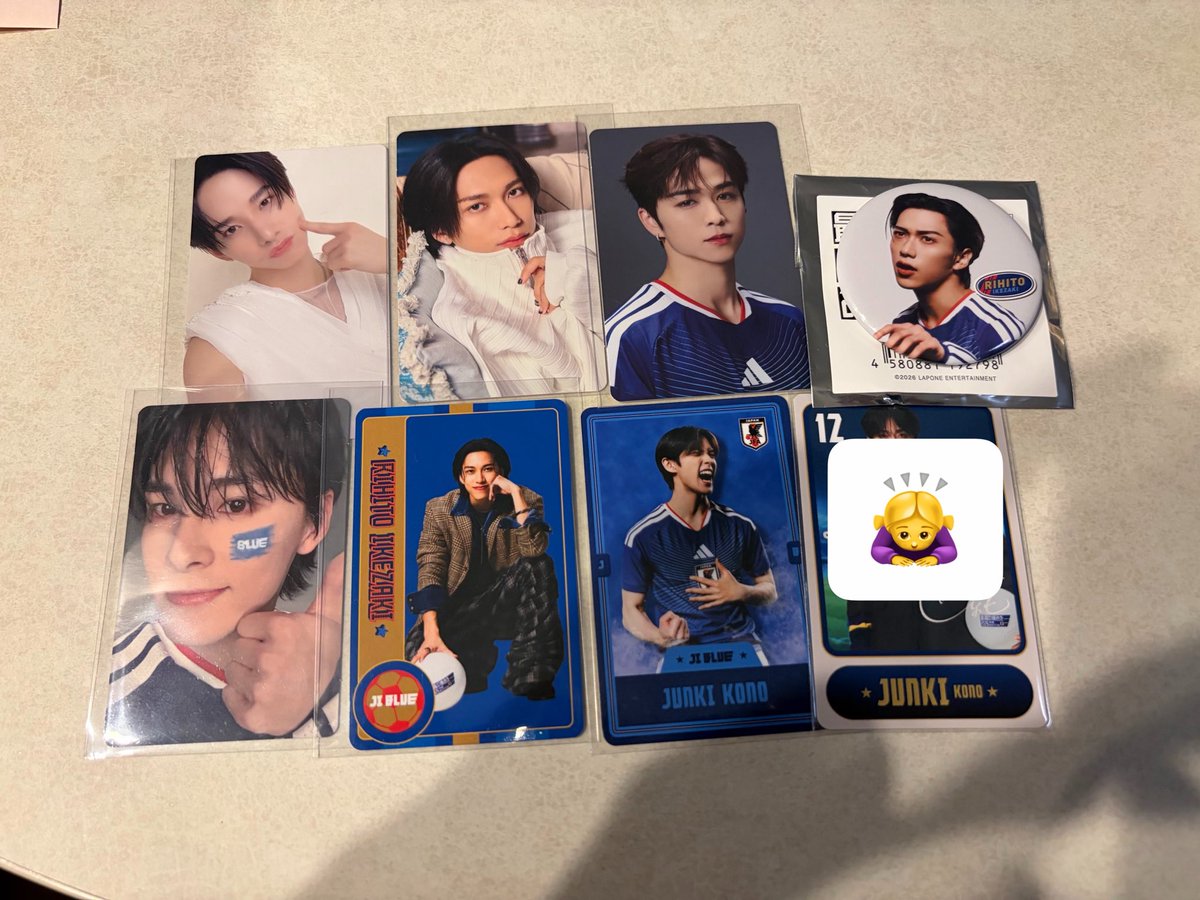 kobochan_1989's tweet photo. JI BLUE OFFICIAL GOODS JO1 INI
フォトカード トレカ 交換

譲】画像のもの
求】河野　イエローカード優先💛

よろしくお願いします💌
#JIBULE交換　#JO1交換　#INI交換 https://t.co/K6U6ysHy12