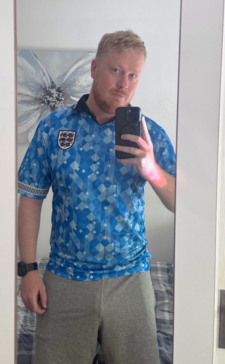 Smith93Jack's tweet photo. Celebrating an all British Podium when I should be sleeping between night shifts is the stuff of dreams 😂🏳️‍🌈🏎️ #F1 https://t.co/gvZjS6lCv1