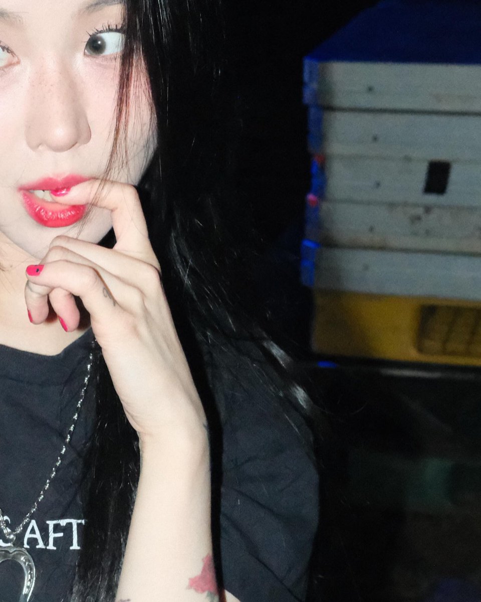 thesameasmine's tweet photo. 진짜 백예린 개 개 개 씹
알
개좋다..
하 https://t.co/fG8KjsdHXD