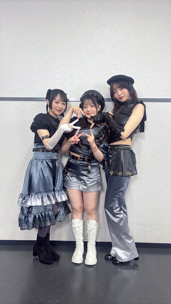 Matsuda_Ayane7's tweet photo. Begrazia🌟
3人でみる景色は本当に特別です。
これからもずっともっと咲き誇ります！！！！

2人といると自分の限界を毎回突破できるような気がしていて、感謝と尊敬の気持ちでいっぱいです☺️
#学マス2nd_HIF_DAY1 
#学マス2nd_HIF_DAY2 https://t.co/NmoxqLO4BE