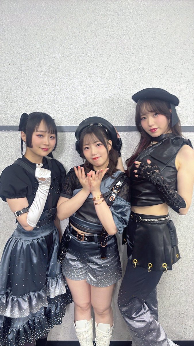 Matsuda_Ayane7's tweet photo. Begrazia🌟
3人でみる景色は本当に特別です。
これからもずっともっと咲き誇ります！！！！

2人といると自分の限界を毎回突破できるような気がしていて、感謝と尊敬の気持ちでいっぱいです☺️
#学マス2nd_HIF_DAY1 
#学マス2nd_HIF_DAY2 https://t.co/NmoxqLO4BE