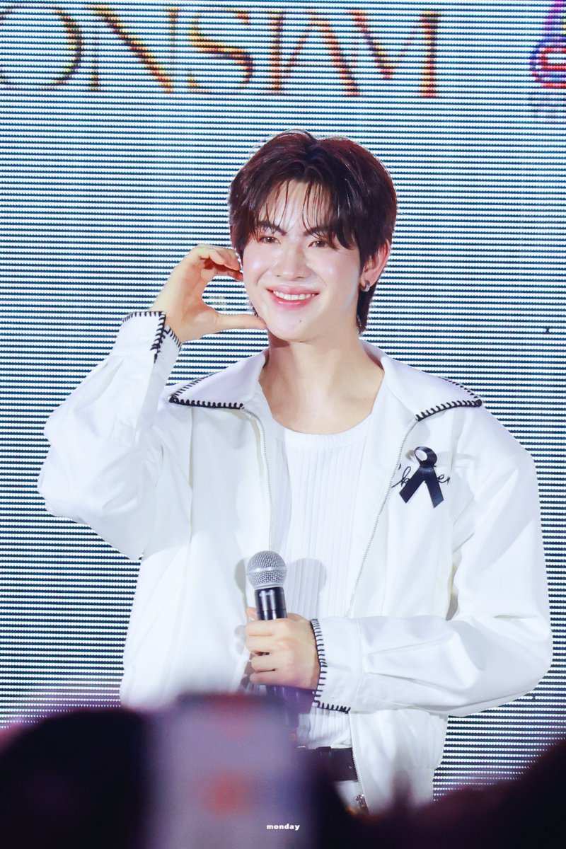monday1301's tweet photo. น่ารักขนาดนี้ได้ยังไงกานนน 💗

TLEFIRSTONE ICONSIAM UNITY OF PRIDE
#TleFirstonePrideICONSIAM https://t.co/QjMr9znlQm
